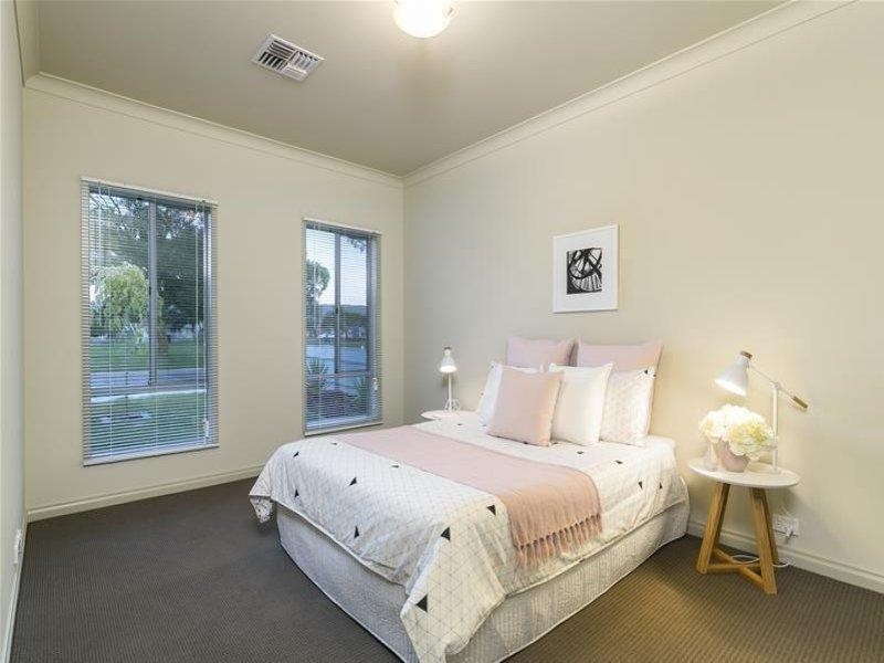 4  Rosslyn St, Clovelly Park SA 5042