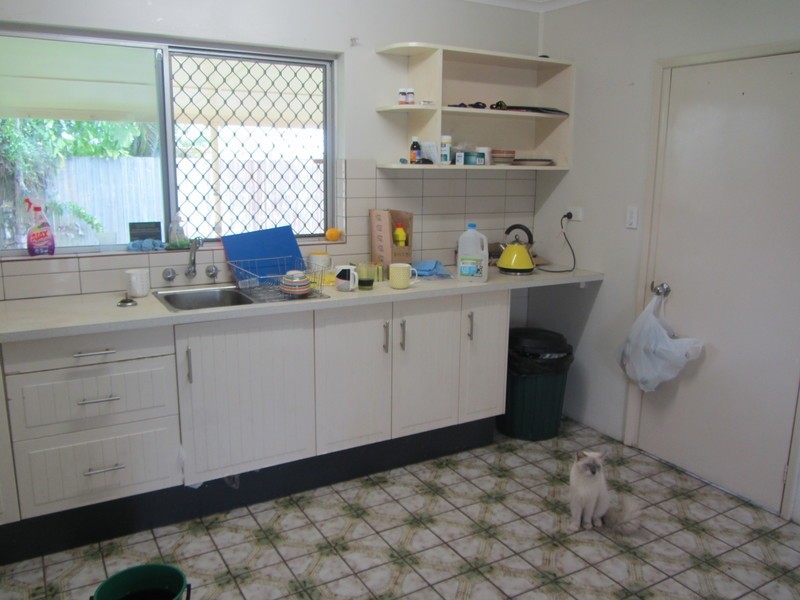 9 SILKWOOD CLOSE, Manoora QLD 4870