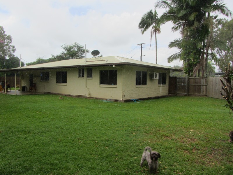 9 SILKWOOD CLOSE, Manoora QLD 4870