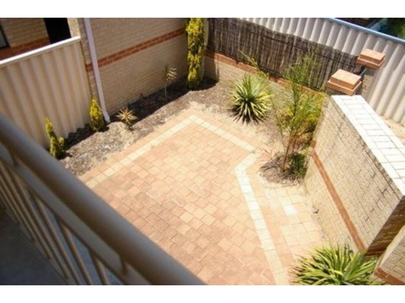 4/6 Burwood Rd, Balcatta WA 6021