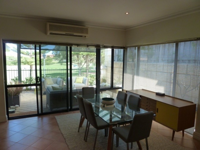 6/20 Coolangatta Retreat,, Hillarys WA 6025