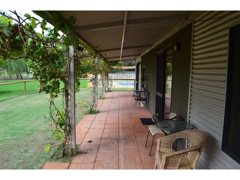 52 COUNTRY DRIVE, Oakford WA 6121