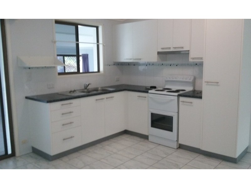 2/8 Orsova Tce, Caloundra QLD 4551