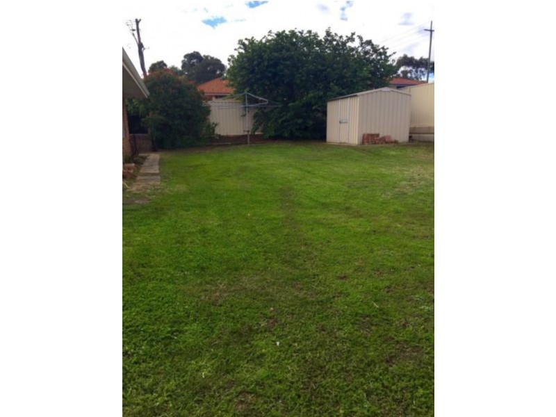 41 Christowe Dr, Swan View WA 6056