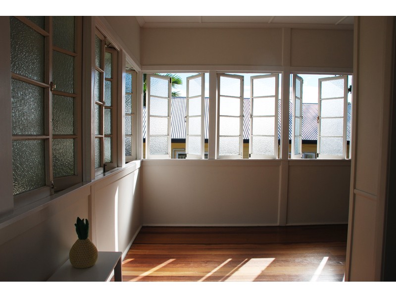 18 Mona Street, Coorparoo QLD 4151