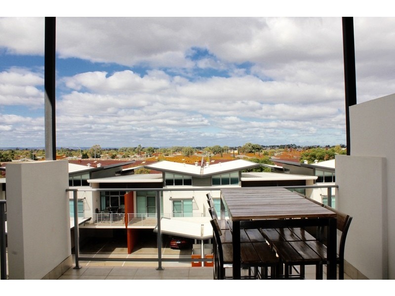 6/30 Malata Crescent, Success WA 6164