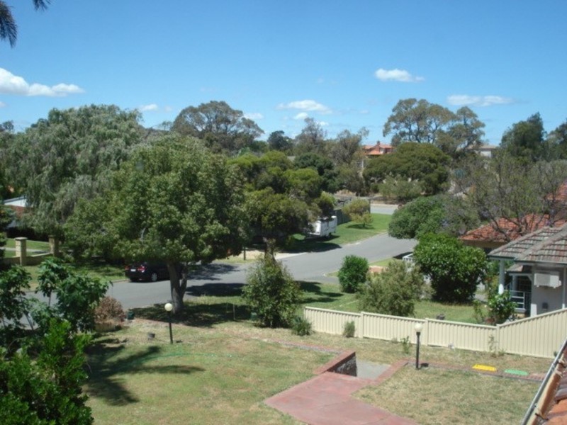 24 Boronia Crescent, City Beach WA 6015