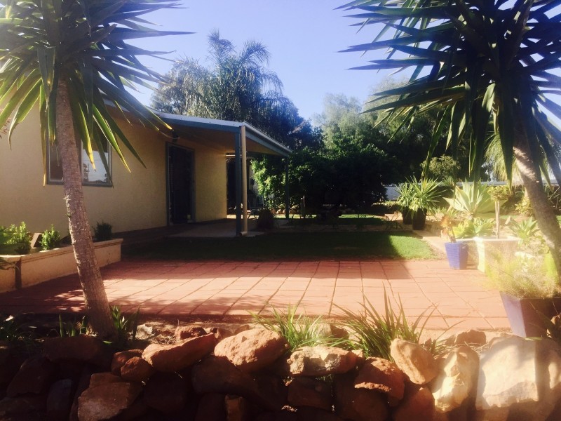 2 Grace St, Lake Cargelligo NSW 2672