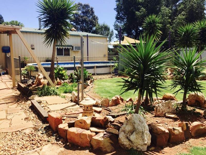 2 Grace St, Lake Cargelligo NSW 2672