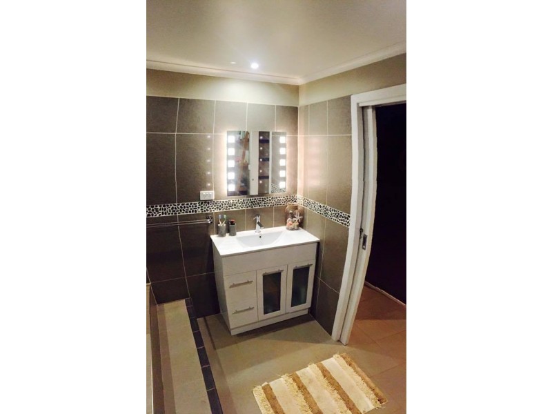 2 Grace St, Lake Cargelligo NSW 2672