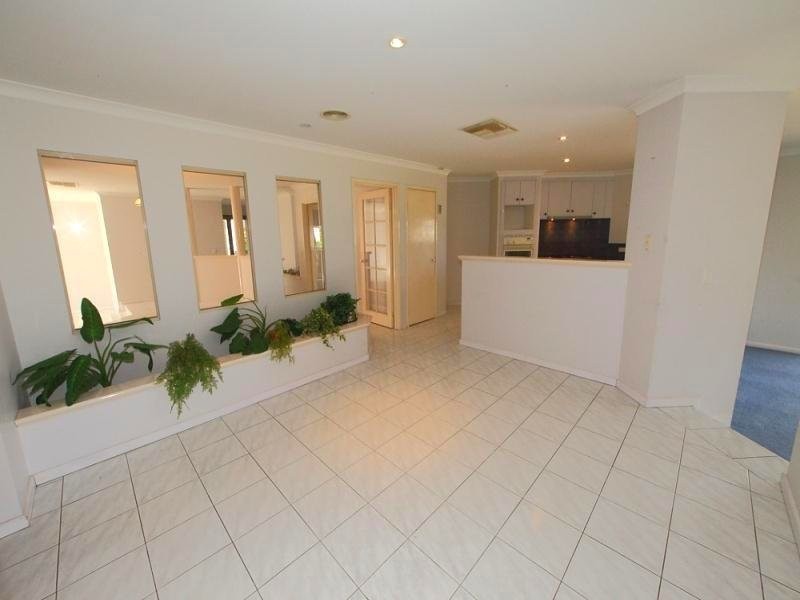 9 Sunset Grove, Canning Vale WA 6155