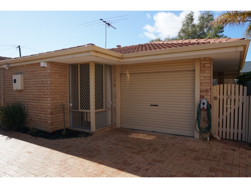 2/14  Kanimbla Street, Bicton WA 6157