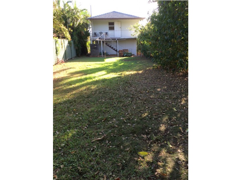 68A Seaville Avenue, Scarborough QLD 4020