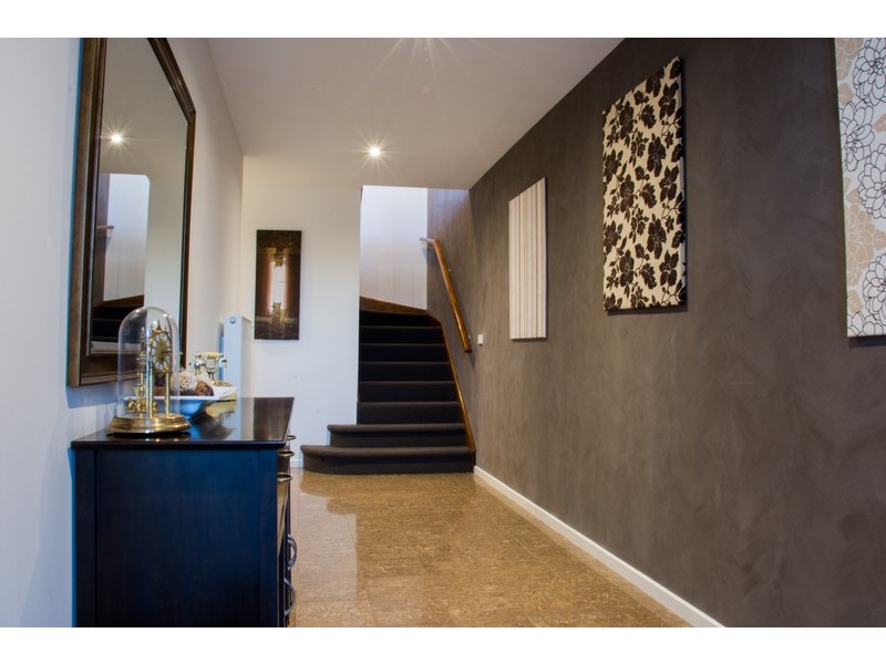 12 Bamber Cl, Mordialloc VIC 3195