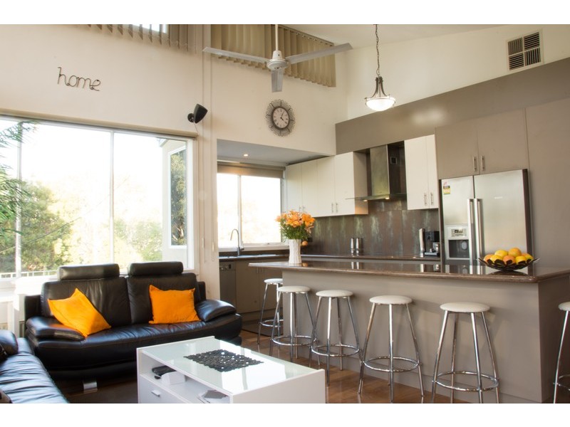 12 Bamber Cl, Mordialloc VIC 3195