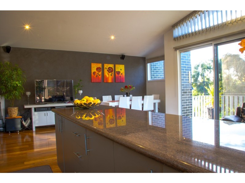 12 Bamber Cl, Mordialloc VIC 3195