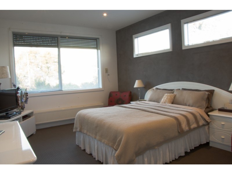 12 Bamber Cl, Mordialloc VIC 3195