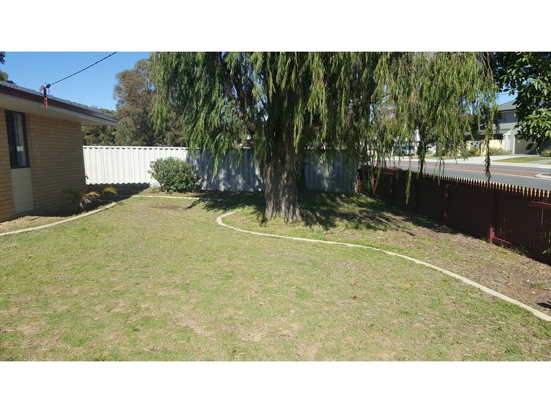 42 Southwell Crescent, Hamilton Hill WA 6163