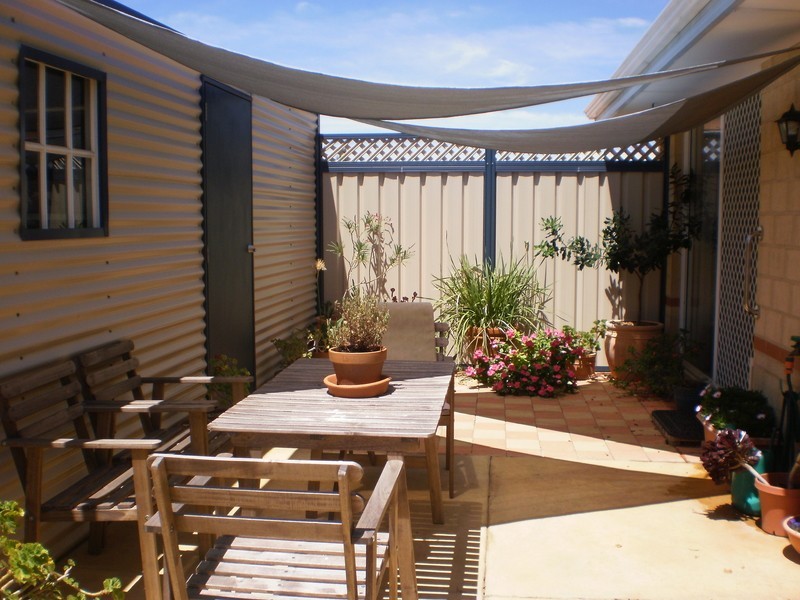 25 Broadbank Lane, Beachlands WA 6530