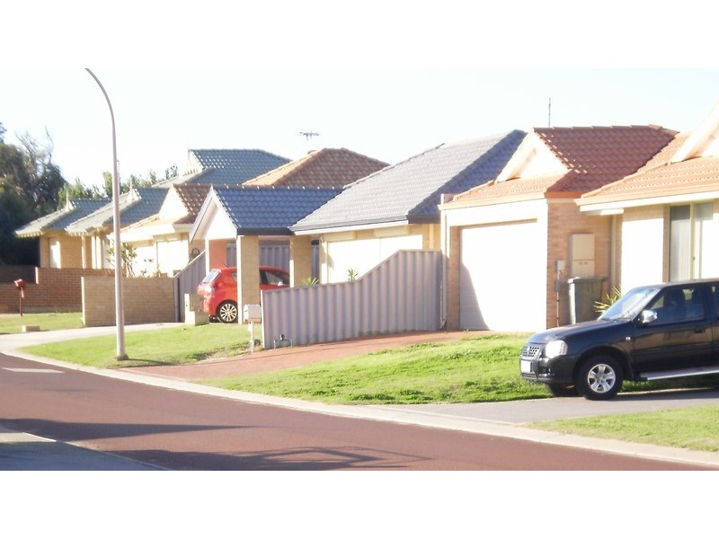 25 Broadbank Lane, Beachlands WA 6530