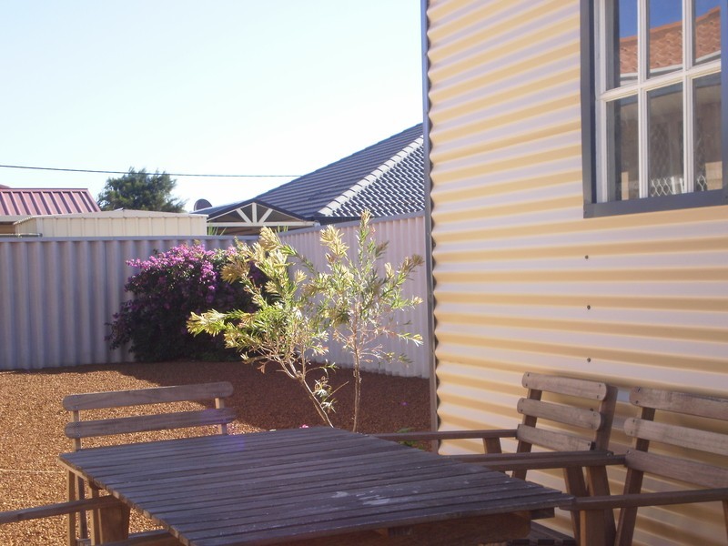 25 Broadbank Lane, Beachlands WA 6530