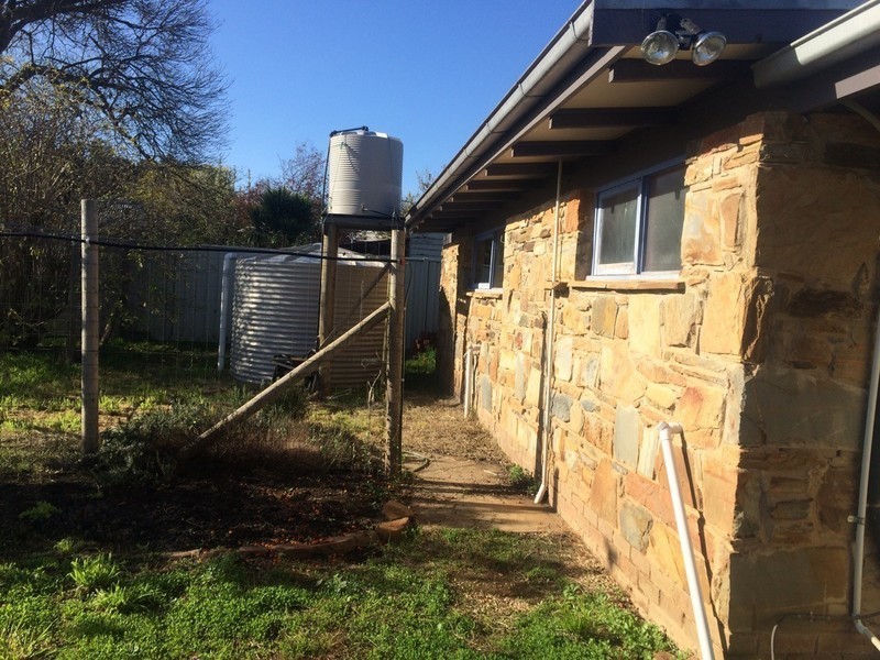 19 Fryers st, Guildford VIC 3451