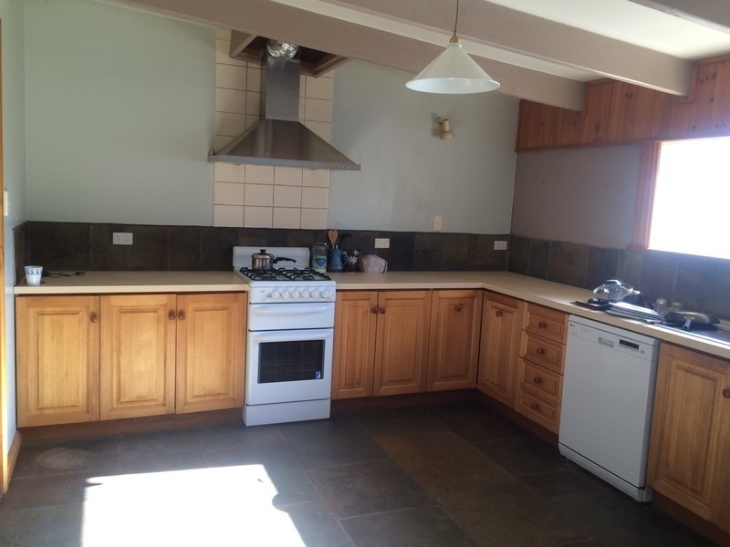 19 Fryers st, Guildford VIC 3451