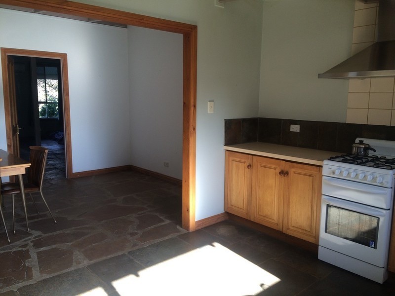 19 Fryers st, Guildford VIC 3451