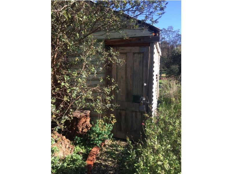 19 Fryers st, Guildford VIC 3451