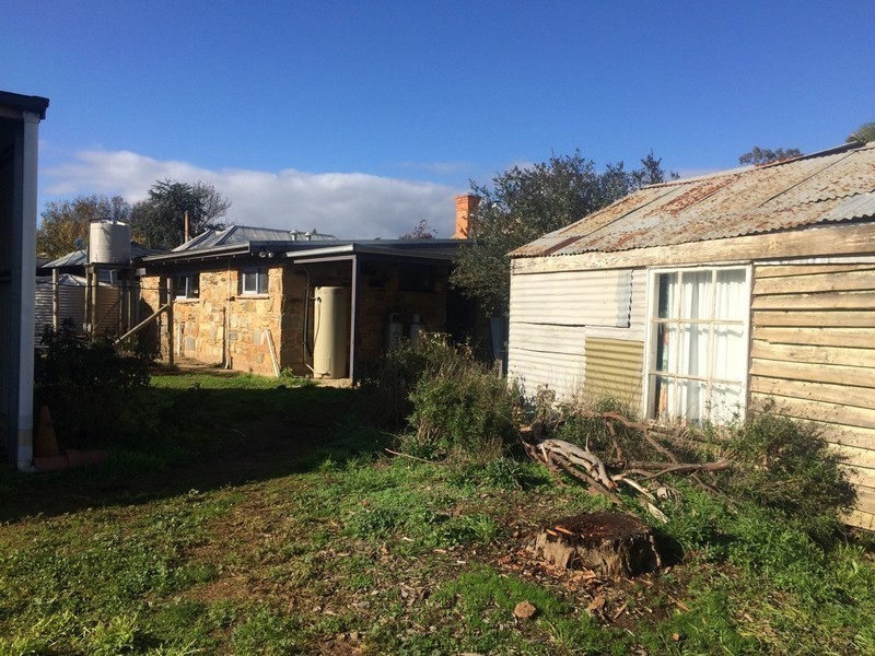 19 Fryers st, Guildford VIC 3451