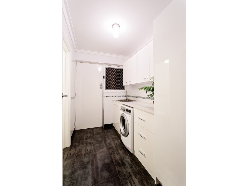 16b  Faversham Street, Beckenham WA 6107