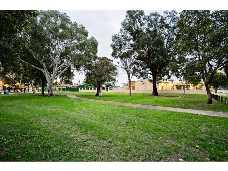 16b  Faversham Street, Beckenham WA 6107