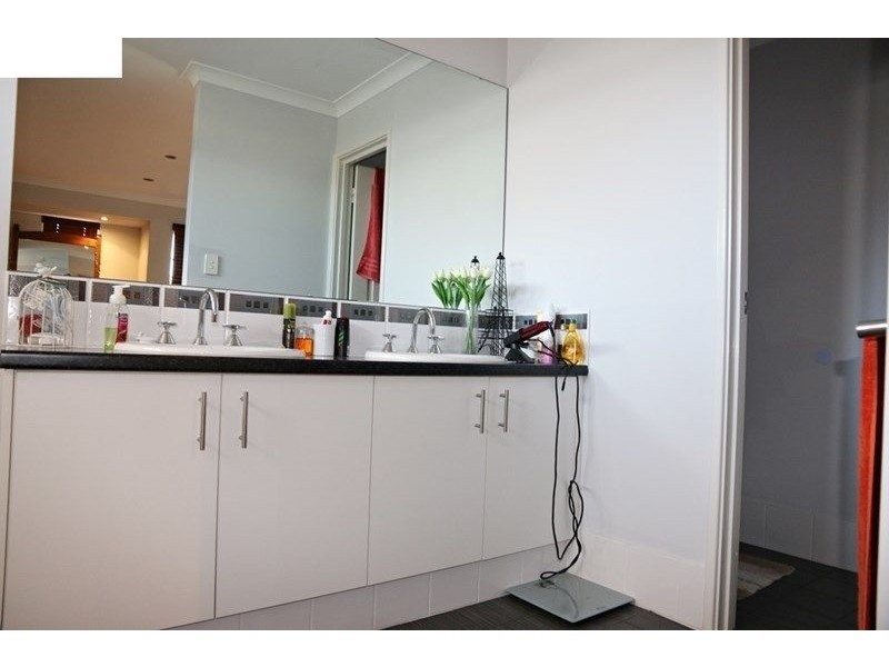 11 Benbulben Rise, Yanchep WA 6035