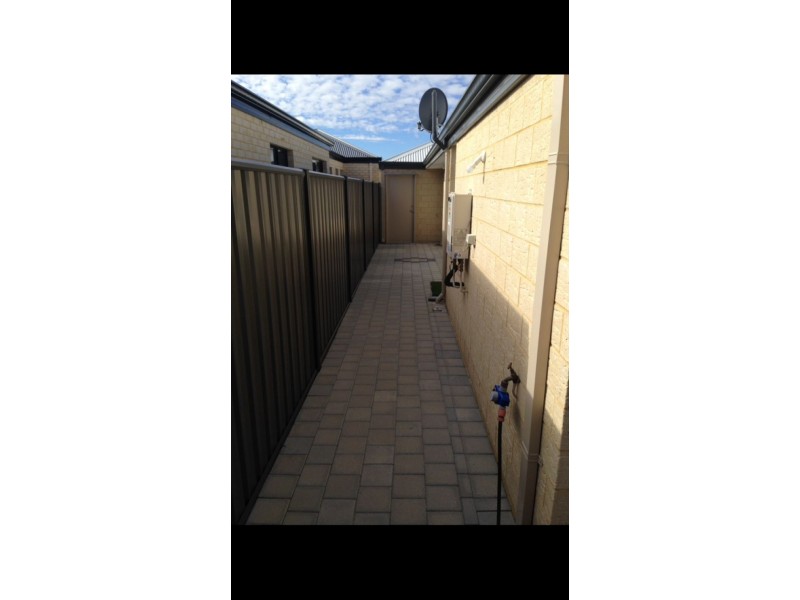 20 Chucklebud Street, Banksia Grove WA 6031