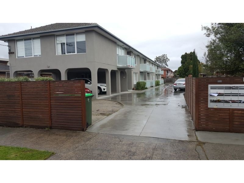 1/33 Coorigil Road, Carnegie VIC 3163