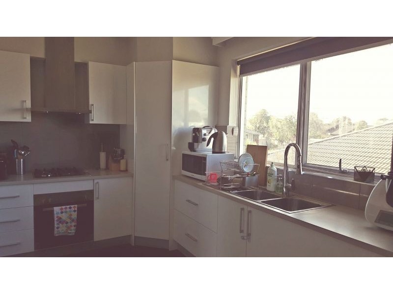 1/33 Coorigil Road, Carnegie VIC 3163