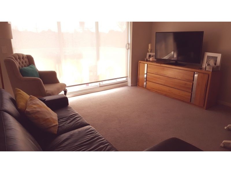 1/33 Coorigil Road, Carnegie VIC 3163