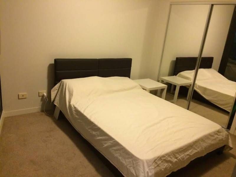 1215/100 Harbour Esp, Docklands VIC 3008