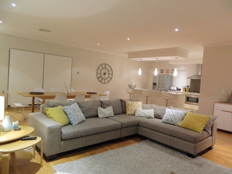 26 Tinsel Street, Yanchep WA 6035