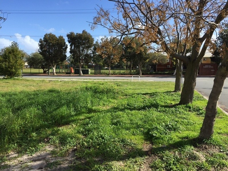 90 Ivanhoe St, Eden Hill WA 6054