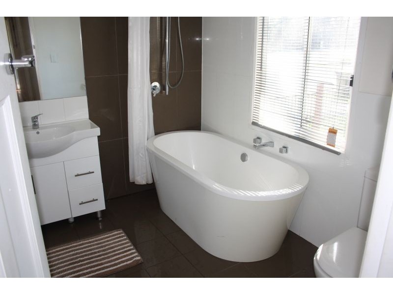 15 Cambridge St, Rocklea QLD 4106