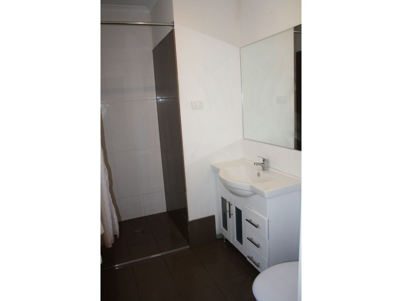 15 Cambridge St, Rocklea QLD 4106