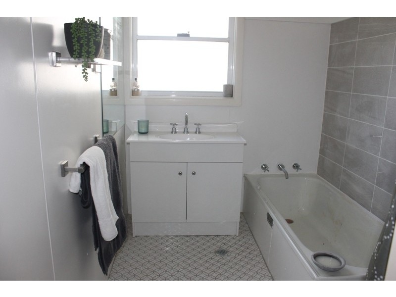 3 Barwon Street, Bomaderry NSW 2541