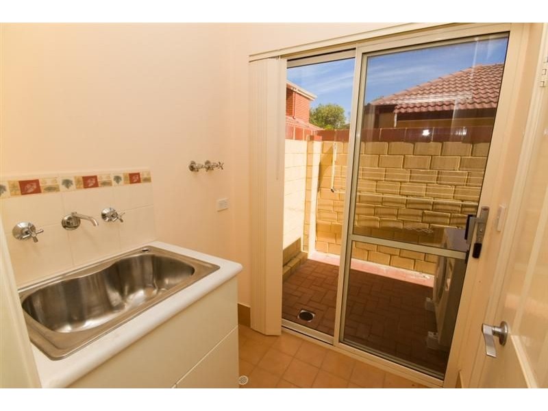 2/39 Windsor Street, Perth WA 6000