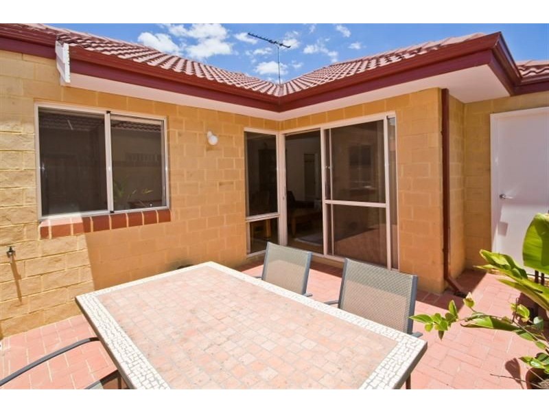 2/39 Windsor Street, Perth WA 6000