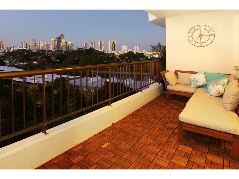 25/54 Hooker Blvd, Mermaid Waters QLD 4218