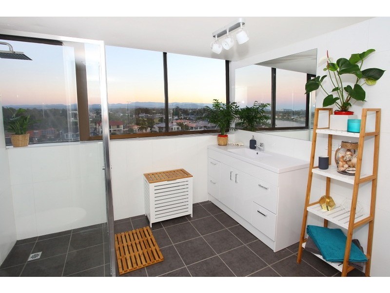 25/54 Hooker Blvd, Mermaid Waters QLD 4218