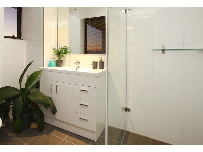 25/54 Hooker Blvd, Mermaid Waters QLD 4218