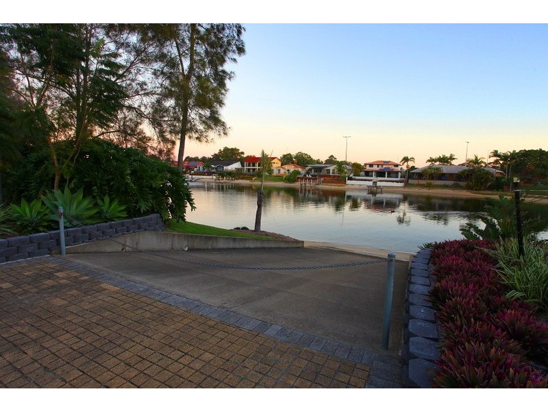25/54 Hooker Blvd, Mermaid Waters QLD 4218