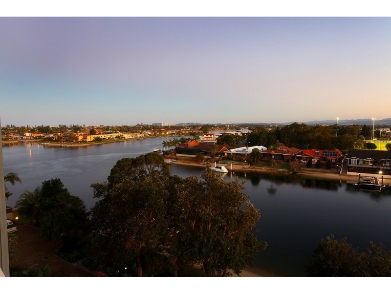 25/54 Hooker Blvd, Mermaid Waters QLD 4218